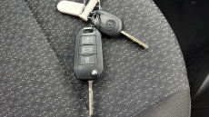 Vauxhall Crossland 1.2 Design 5dr Petrol Hatchback